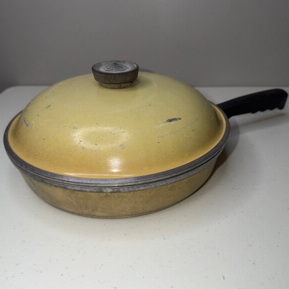 Vintage Yellow Clubware Deep Skillet with Lid 11.5" Deep Chicken Fryer Skillet